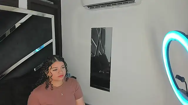 Snapshot of Rubyxht chatting on December 5, 12:47 pm Rubyxht online show from December 5, 12:47 pm