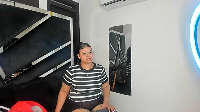 Snapshot of Rubyxht chatting on December 14, 12:32 pm Rubyxht online show from December 14, 12:32 pm