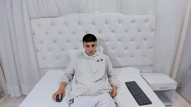 frank jhonsson online show from December 5, 5:09 pm