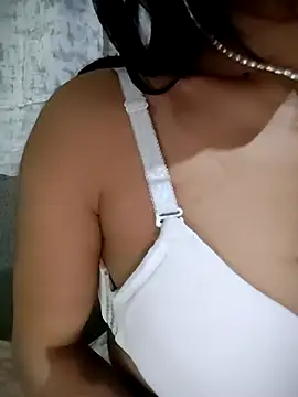 ElaRuil69 online show from February 7, 2:26 am