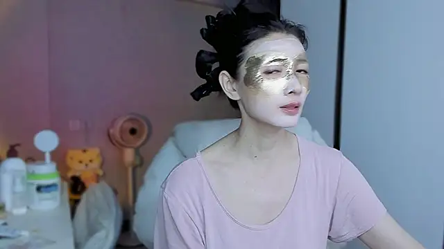 Snapshot of A_dabo chatting on November 30, 2:10 pm A dabo online show from November 30, 2:10 pm