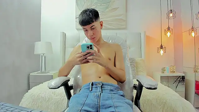 Snapshot of Johann_sex chatting on July 19, 5:38 pm Johann sex online show from July 19, 5:38 pm