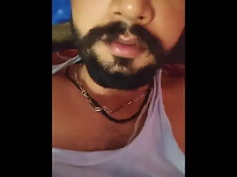 Snapshot of yourindianfellow chatting on March 1, 4:14 am yourindianfellow online show from March 1, 4:14 am