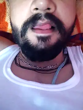 Snapshot of yourindianfellow chatting on March 7, 5:26 am yourindianfellow online show from March 7, 5:26 am