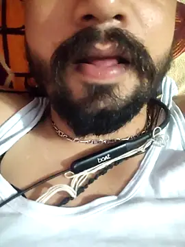 Snapshot of yourindianfellow chatting on April 1, 7:44 pm yourindianfellow online show from April 1, 7:44 pm