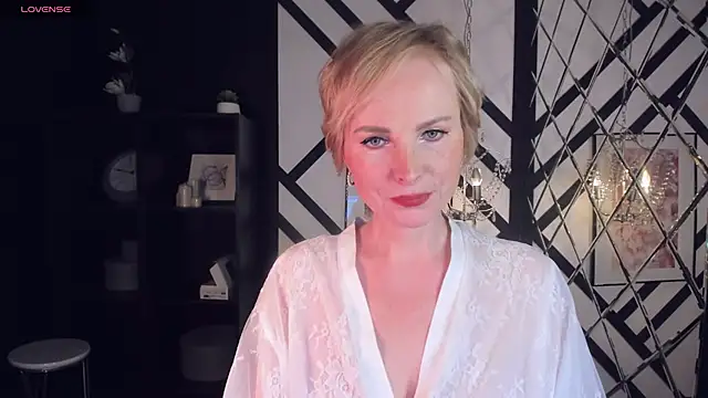 Snapshot of Sandra_Kind chatting on February 20, 8:06 am Sandra Kind online show from February 20, 8:06 am