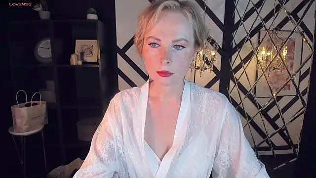 Snapshot of Sandra_Kind chatting on February 21, 5:35 am Sandra Kind online show from February 21, 5:35 am