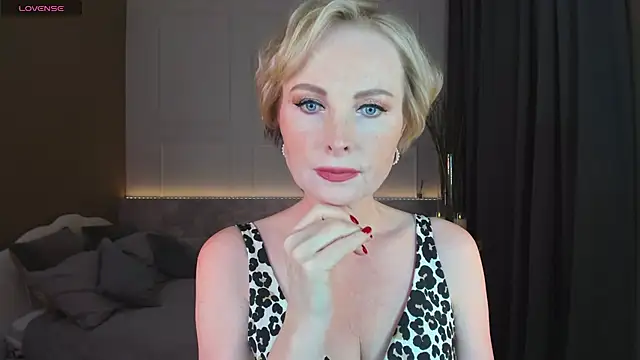 Snapshot of Sandra_Kind chatting on February 26, 5:31 am Sandra Kind online show from February 26, 5:31 am