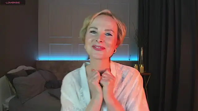 Snapshot of Sandra_Kind chatting on March 1, 11:39 am Sandra Kind online show from March 1, 11:39 am