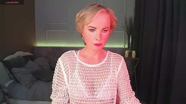 Snapshot of Sandra_Kind chatting on March 5, 5:29 am Sandra Kind online show from March 5, 5:29 am