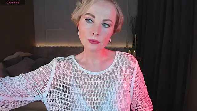 Snapshot of Sandra_Kind chatting on March 7, 5:18 am Sandra Kind online show from March 7, 5:18 am