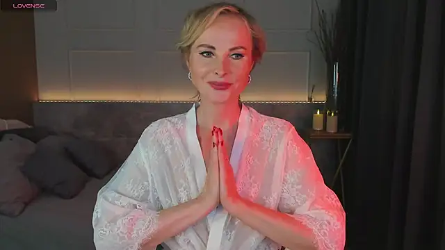 Snapshot of Sandra_Kind chatting on March 9, 5:22 am Sandra Kind online show from March 9, 5:22 am