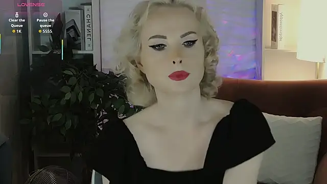 Snapshot of Sandra_Kind chatting on November 11, 5:29 am Sandra Kind online show from November 11, 5:29 am