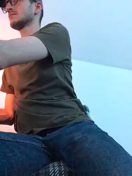 Snapshot of yoyoboy988 chatting on March 7, 10:10 pm yoyoboy988 online show from March 7, 10:10 pm