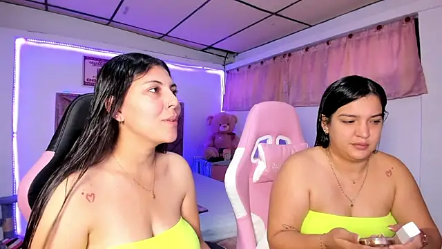 Cristal Smith20 online show from June 4, 12:00 pm