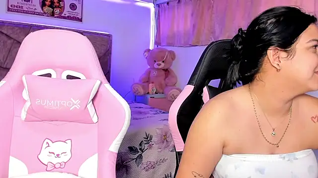 Snapshot of Cristal_Smith20 chatting on July 1, 12:07 pm Cristal Smith20 online show from July 1, 12:07 pm