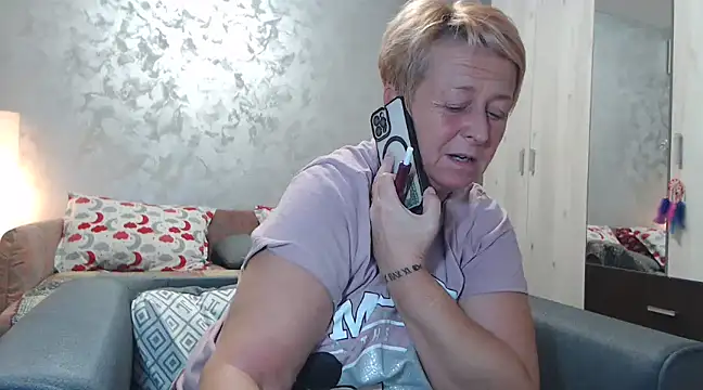 RosesandLillies online show from January 28, 6:07 pm