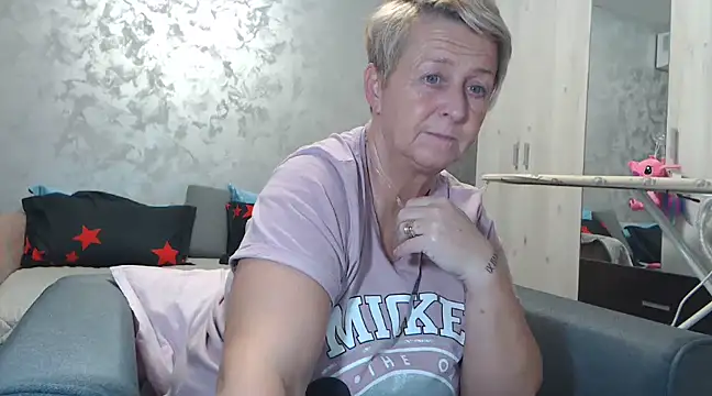 RosesandLillies online show from March 12, 5:49 pm