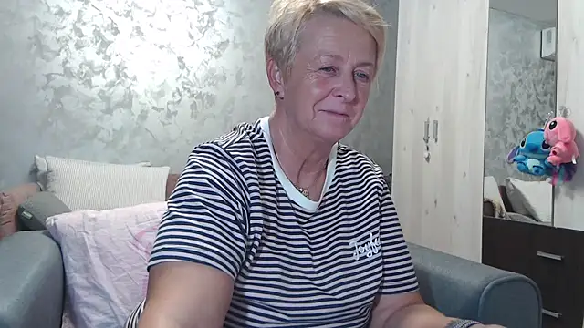 RosesandLillies online show from September 18, 5:15 pm