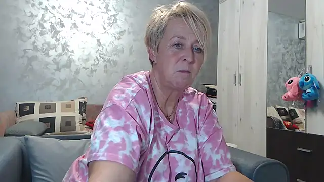 RosesandLillies online show from October 16, 5:47 pm