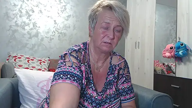 RosesandLillies online show from November 2, 5:26 pm