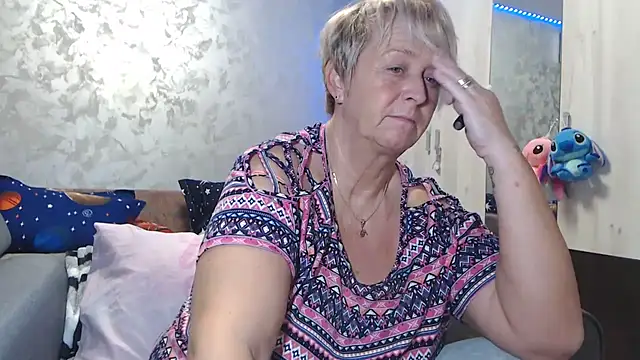 RosesandLillies online show from December 14, 4:56 pm