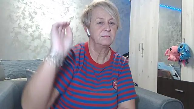 RosesandLillies online show from February 2, 6:06 pm