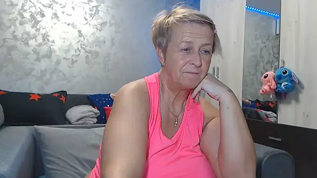 RosesandLillies online show from March 13, 6:25 pm