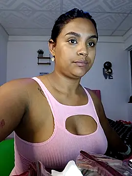 Snapshot of victoria_roussee chatting on October 23, 9:52 am victoria roussee online show from October 23, 9:52 am