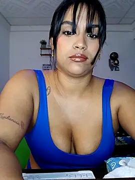 Snapshot of victoria_roussee chatting on November 15, 10:23 am victoria roussee online show from November 15, 10:23 am