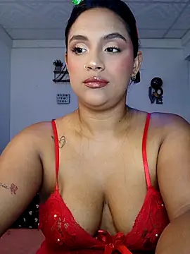 Snapshot of victoria_roussee chatting on December 18, 6:08 am victoria roussee online show from December 18, 6:08 am