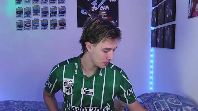 Snapshot of jack_walker190 chatting on November 9, 7:50 am jack walker190 online show from November 9, 7:50 am