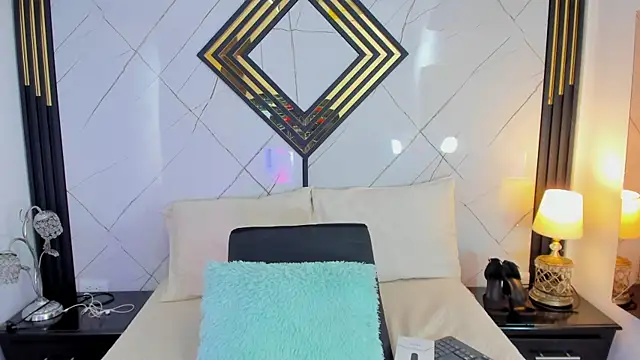 EmilyDiaaz online show from November 15, 12:23 pm