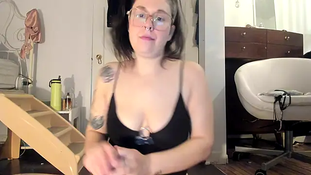 Snapshot of Rosiee69_ chatting on February 24, 3:42 pm Rosiee69 online show from February 24, 3:42 pm