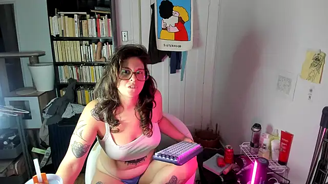 Snapshot of Rosiee69_ chatting on September 29, 10:36 pm Rosiee69 online show from September 29, 10:36 pm