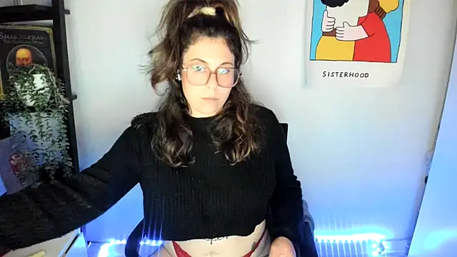 Rosiee69  online show from May 24, 10:37 pm