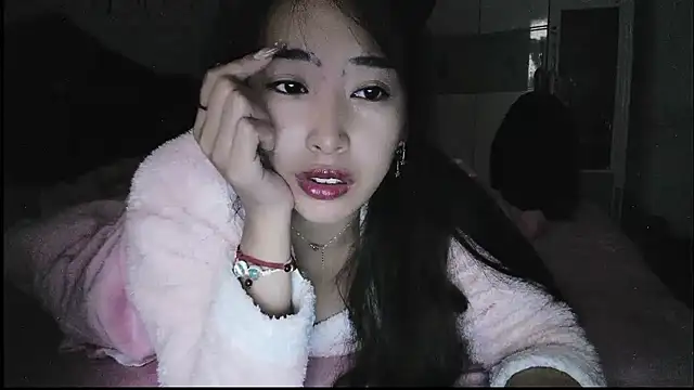 Snapshot of hebe-02 chatting on November 3, 11:48 pm hebe-02 online show from November 3, 11:48 pm