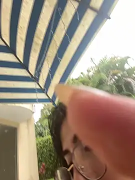 Snapshot of Alice_surprise chatting on March 6, 9:09 pm Alice surprise online show from March 6, 9:09 pm