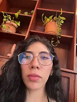 Snapshot of Alice_surprise chatting on March 8, 8:35 pm Alice surprise online show from March 8, 8:35 pm