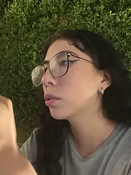 Snapshot of Alice_surprise chatting on March 23, 5:54 am Alice surprise online show from March 23, 5:54 am