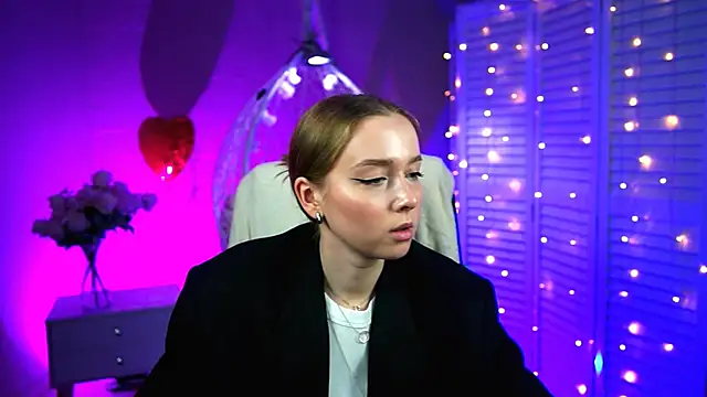 Snapshot of JenniferGraces chatting on March 6, 2:40 pm JenniferGraces online show from March 6, 2:40 pm