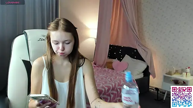 boozekirs  online show from September 24, 2:15 am