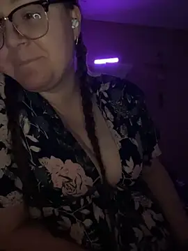 Snapshot of HTXBELLE chatting on February 25, 12:47 am HTXBELLE online show from February 25, 12:47 am