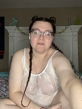 Snapshot of HTXBELLE chatting on March 8, 9:39 am HTXBELLE online show from March 8, 9:39 am