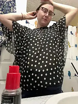 HTXBELLE online show from February 7, 7:06 pm