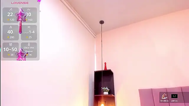 Snapshot of candy_rogeers chatting on November 27, 8:55 pm candy rogeers online show from November 27, 8:55 pm