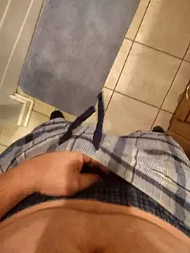 Snapshot of Cummaker69 chatting on November 28, 10:56 pm Cummaker69 online show from November 28, 10:56 pm