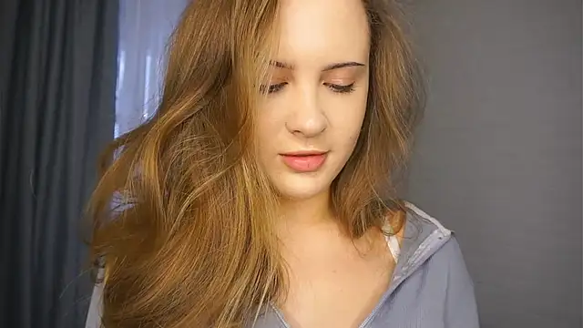 QuennaCoote online show from February 15, 6:21 am