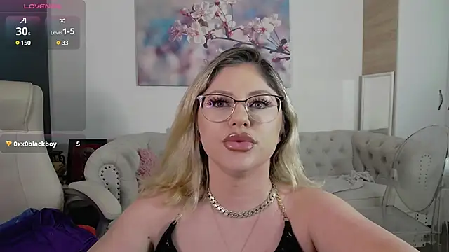 Snapshot of JanelleBrown_ chatting on March 7, 4:44 pm JanelleBrown online show from March 7, 4:44 pm