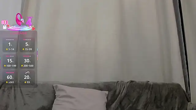 Snapshot of JanelleBrown_ chatting on October 3, 6:05 pm JanelleBrown online show from October 3, 6:05 pm